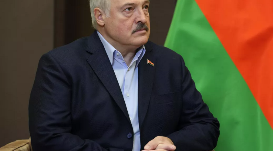 Лукашенко пригласил Си Цзиньпина посетить Белоруссию