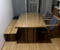 Продам кухонный стол в комплекте из натурального дерева