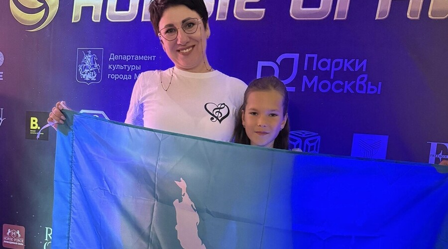 Юная певица из Поронайска Мия Сер победила во всероссийском конкурсе Новые огни