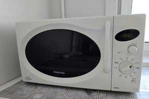 Микроволновая печь Samsung CE2927NR б/у