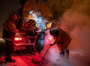 По технологии литого асфальта в Южно-Сахалинске обновили 420 квадратов дорожного полотна