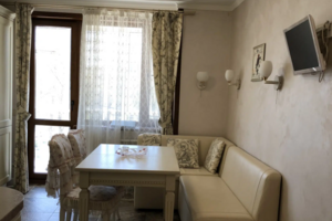 Продаётся 2-комн. квартира, 64 м²