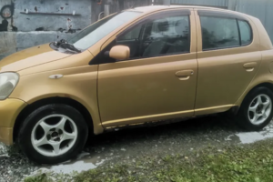Toyota Vitz, 2000