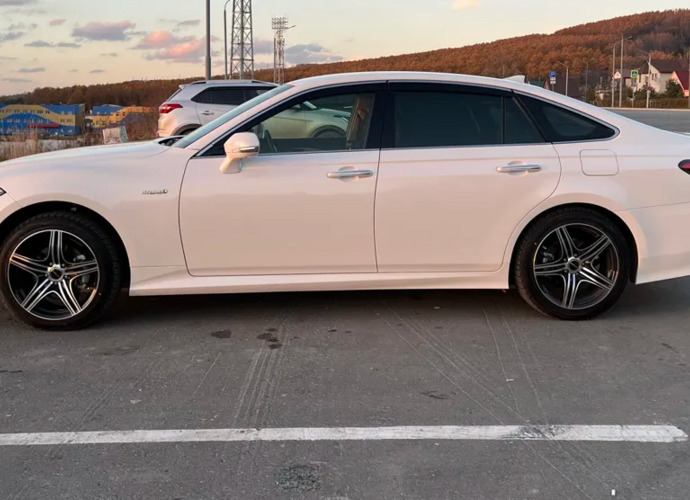 Toyota Crown, 2018