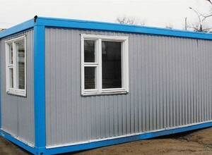 Бытовка рабочих загорелась в Южно-Сахалинске