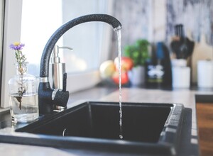 Около 7 км сетей водоснабжения отремонтировали в Охе в этом году