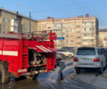 Во дворе Южно-Сахалинска задымилась Toyota Probox