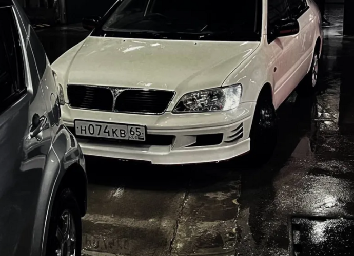 Mitsubishi Lancer, 2000