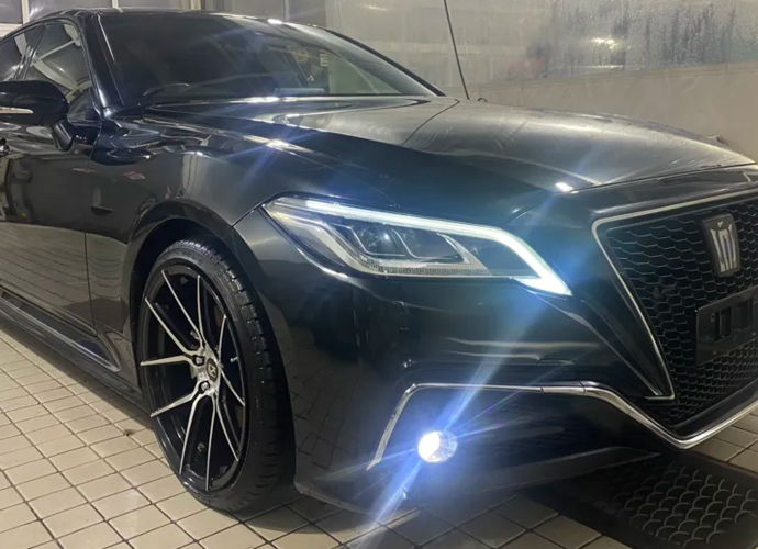 Toyota Crown, 2018